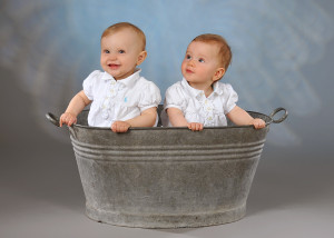 Zwillinge in der Badewanne