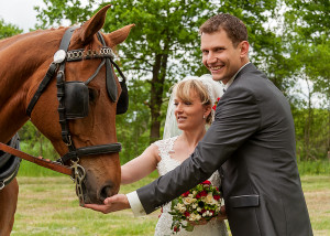 Hochzeits-Portrait mit Pferd